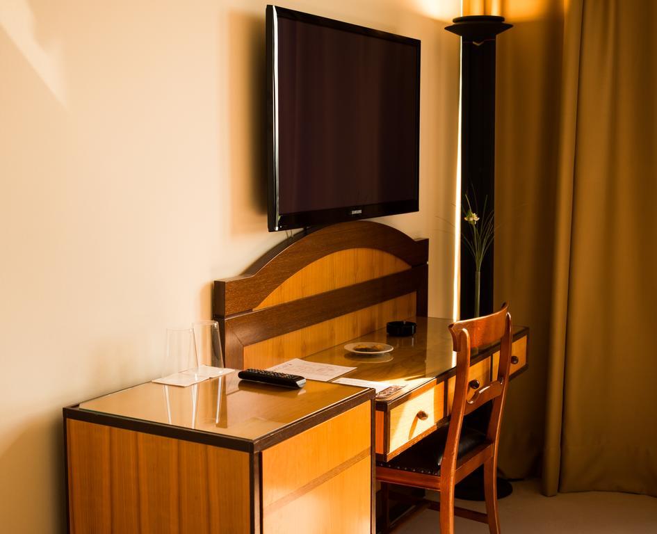 اوفيدو New Hotel الغرفة الصورة